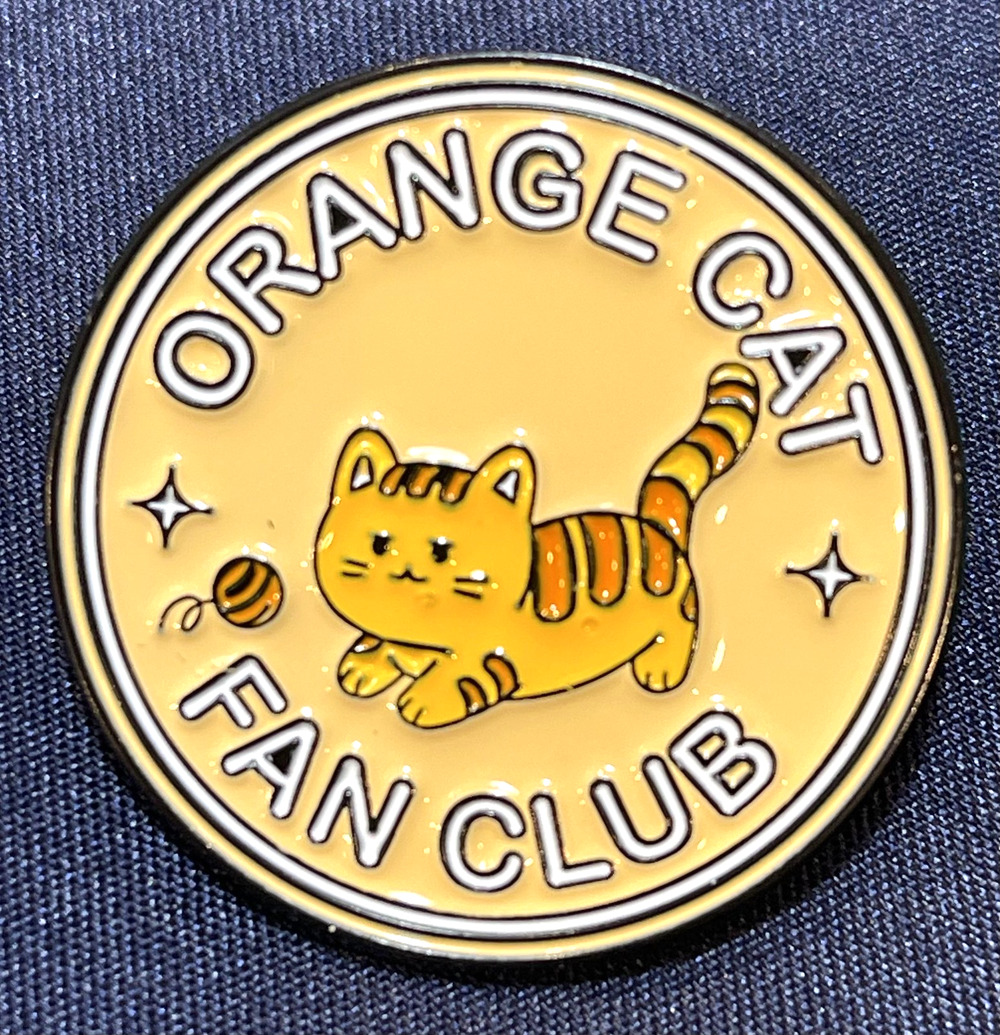 NWOT Orange Cat Brooch Lapel Pin Enamel Orange Cat Fan Club Round Cute Kitten